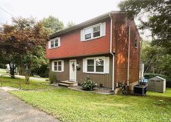 Pre-foreclosure in  OAKVILLE AVE Waterbury, CT 06708