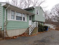 Pre-foreclosure Listing in HILDA ST EAST HAVEN, CT 06512