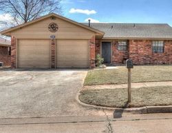 Pre-foreclosure in  W CARSON DR Mustang, OK 73064