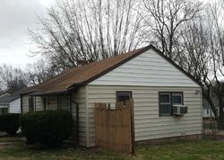 Pre-foreclosure in  W MILLMAN ST Peoria, IL 61605