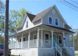 Pre-foreclosure in  LIPPITT AVE Warwick, RI 02889