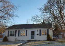 Pre-foreclosure Listing in 15TH AVE MOLINE, IL 61265