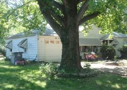 Pre-foreclosure in  OLIVER LEE DR Belleville, IL 62223
