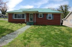 Pre-foreclosure Listing in S EVERETT HIGH RD MARYVILLE, TN 37804