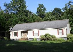 Pre-foreclosure Listing in PIERCE LN WEST POINT, VA 23181