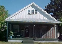 Pre-foreclosure in  E OREGON ST Evansville, IN 47711