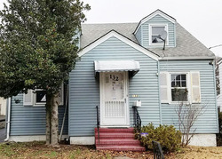 Pre-foreclosure Listing in CHRISTIE AVE CLIFTON, NJ 07011