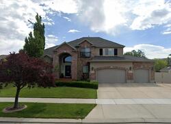 Pre-foreclosure in  S CHERRY CREST DR Draper, UT 84020