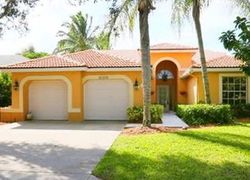 Pre-foreclosure in  FIELDFAIR DR Naples, FL 34119