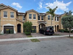 Pre-foreclosure in  SE 24TH AVE Homestead, FL 33035