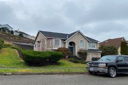 Pre-foreclosure in  CHINOOK DR NE Tacoma, WA 98422