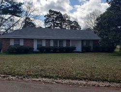 Pre-foreclosure Listing in MEDALLION DR JACKSON, MS 39211