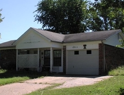 Pre-foreclosure in  WALNUT PL Elkins, AR 72727