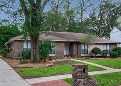 Pre-foreclosure in  VILLAGE WAY Orange Park, FL 32073
