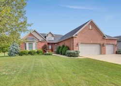 Pre-foreclosure in  FIDDLESTIX CT Bloomington, IL 61705