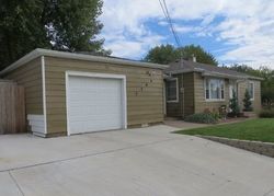Pre-foreclosure in  W 43RD ST Davenport, IA 52806