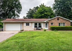 Pre-foreclosure in  PRIMROSE DR Belleville, IL 62220