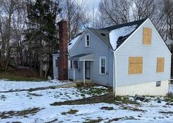 Pre-foreclosure in  N THOMAS RD Tallmadge, OH 44278