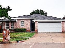 Pre-foreclosure in  STONEGATE DR Fort Worth, TX 76126