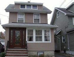 Pre-foreclosure in  HARVEST AVE Staten Island, NY 10310