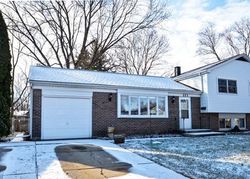  Wellington Dr, Crystal Lake IL