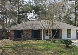 Pre-foreclosure in  HARVEST DR Greenwell Springs, LA 70739
