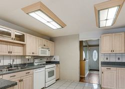 Pre-foreclosure in  N RICHARDS CT Lincolnshire, IL 60069