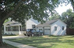 Pre-foreclosure in  E STEWARD ST Plano, IL 60545
