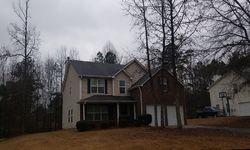 Pre-foreclosure in  WINDING CROSSING TRL Fairburn, GA 30213