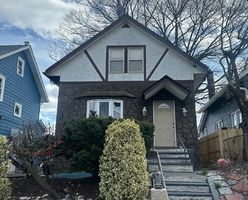 Pre-foreclosure in  E 5TH AVE Roselle, NJ 07203