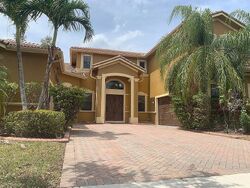 Pre-foreclosure in  SW 195TH AVE Hollywood, FL 33029
