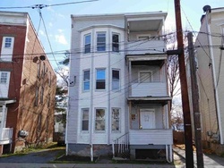 Pre-foreclosure in  WINNIKEE AVE Poughkeepsie, NY 12601