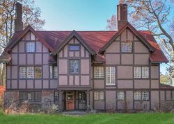 Pre-foreclosure in  BRIDGE LN Port Jefferson, NY 11777