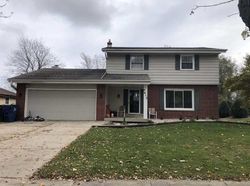 Pre-foreclosure Listing in S LOGAN AVE OAK CREEK, WI 53154