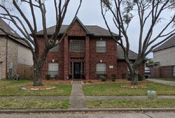 Pre-foreclosure in  TREE TOP DR Pasadena, TX 77505