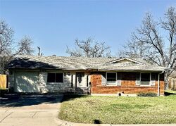 Pre-foreclosure in  CARLYLE DR Fort Worth, TX 76132