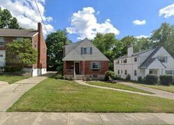 Pre-foreclosure in  HIGHVIEW DR Cincinnati, OH 45238