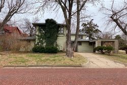 Pre-foreclosure in  VIRGINIA AVE Ponca City, OK 74601