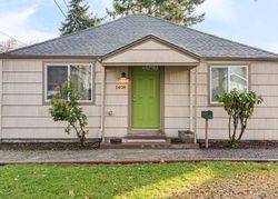 Pre-foreclosure in  S 8TH AVE Kelso, WA 98626