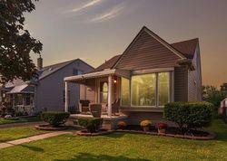 Pre-foreclosure in  DASHER AVE Allen Park, MI 48101
