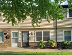  Canterbury Dr E, Washington IL