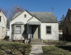 Pre-foreclosure in  N 48TH ST Milwaukee, WI 53216