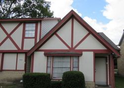 Pre-foreclosure Listing in COUNTRY VILLAGE BLVD UNIT A HUMBLE, TX 77338