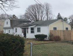 Pre-foreclosure in  WABIL RD Miller Place, NY 11764