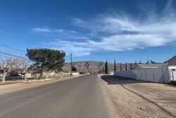 Pre-foreclosure in  LIVE OAK ST Hesperia, CA 92345