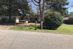 Pre-foreclosure in  BELLE WOOD DR E Mobile, AL 36618