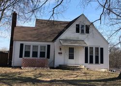 Pre-foreclosure in  MAPLE ST Union, MO 63084