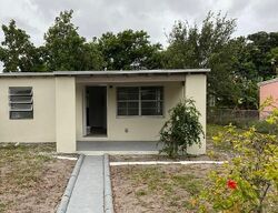Pre-foreclosure in  SERVICE RD Opa Locka, FL 33054