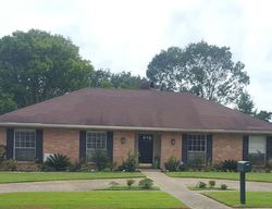 Pre-foreclosure Listing in PARKOAKS DR BATON ROUGE, LA 70816