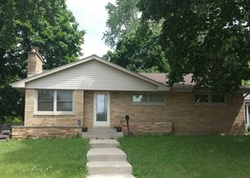 Pre-foreclosure Listing in HARVEY AVE GRAYSLAKE, IL 60030